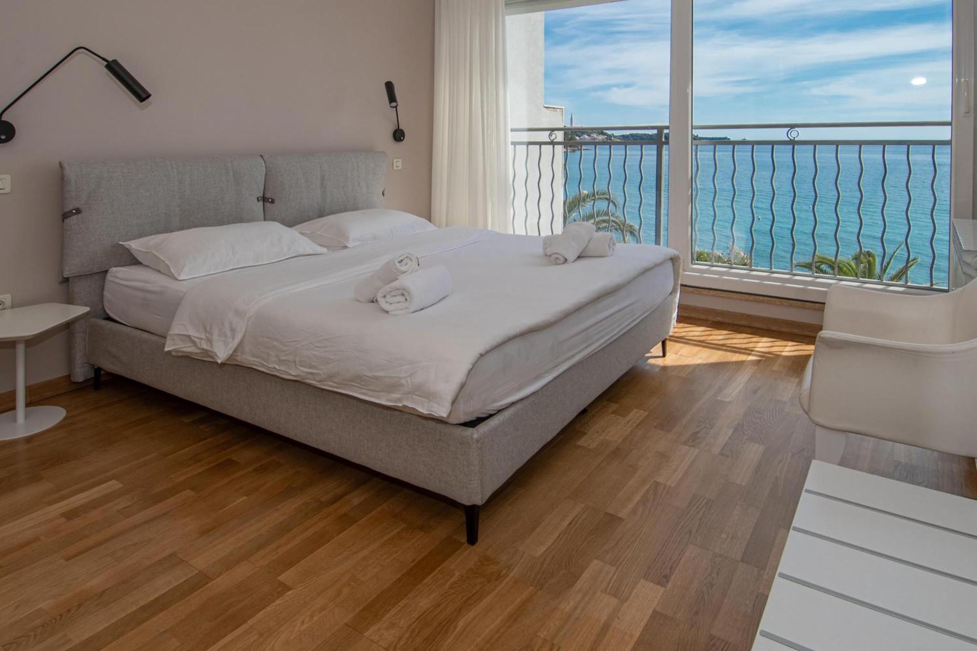 Bed & Breakfast Blu Locanda ロヴィニ エクステリア 写真