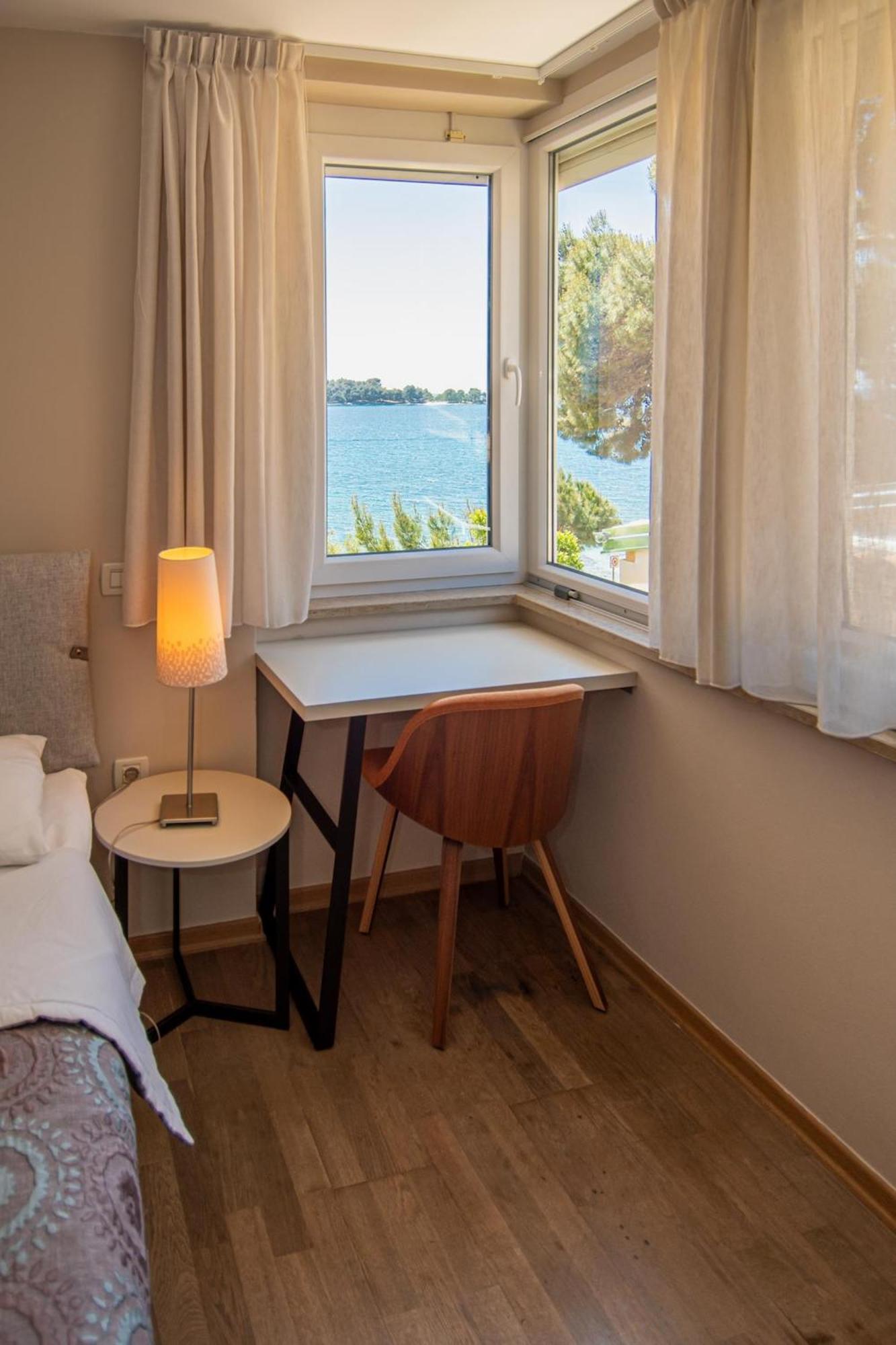 Bed & Breakfast Blu Locanda ロヴィニ エクステリア 写真